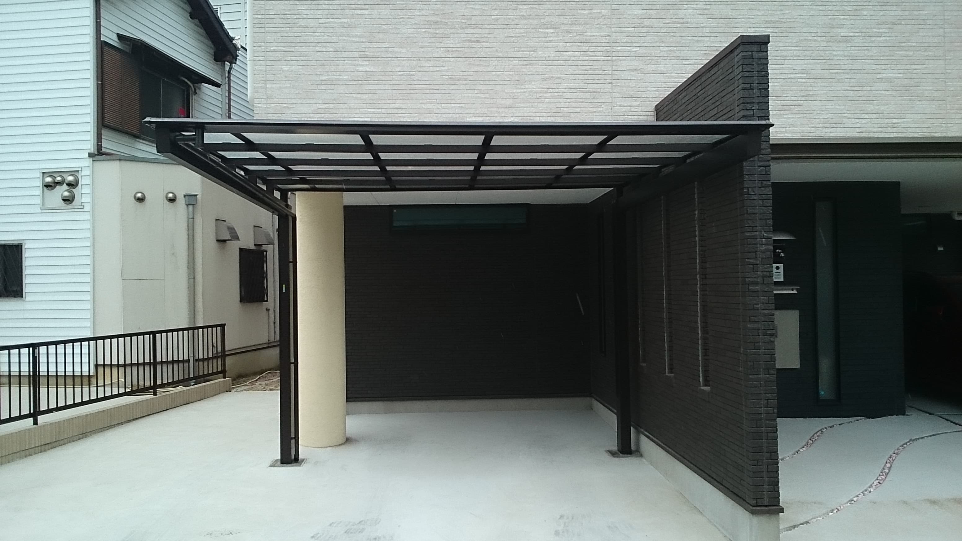 スタイリッシュカーポート新設工事 | 名古屋市天白区のエクステリア工事ならイズ美
