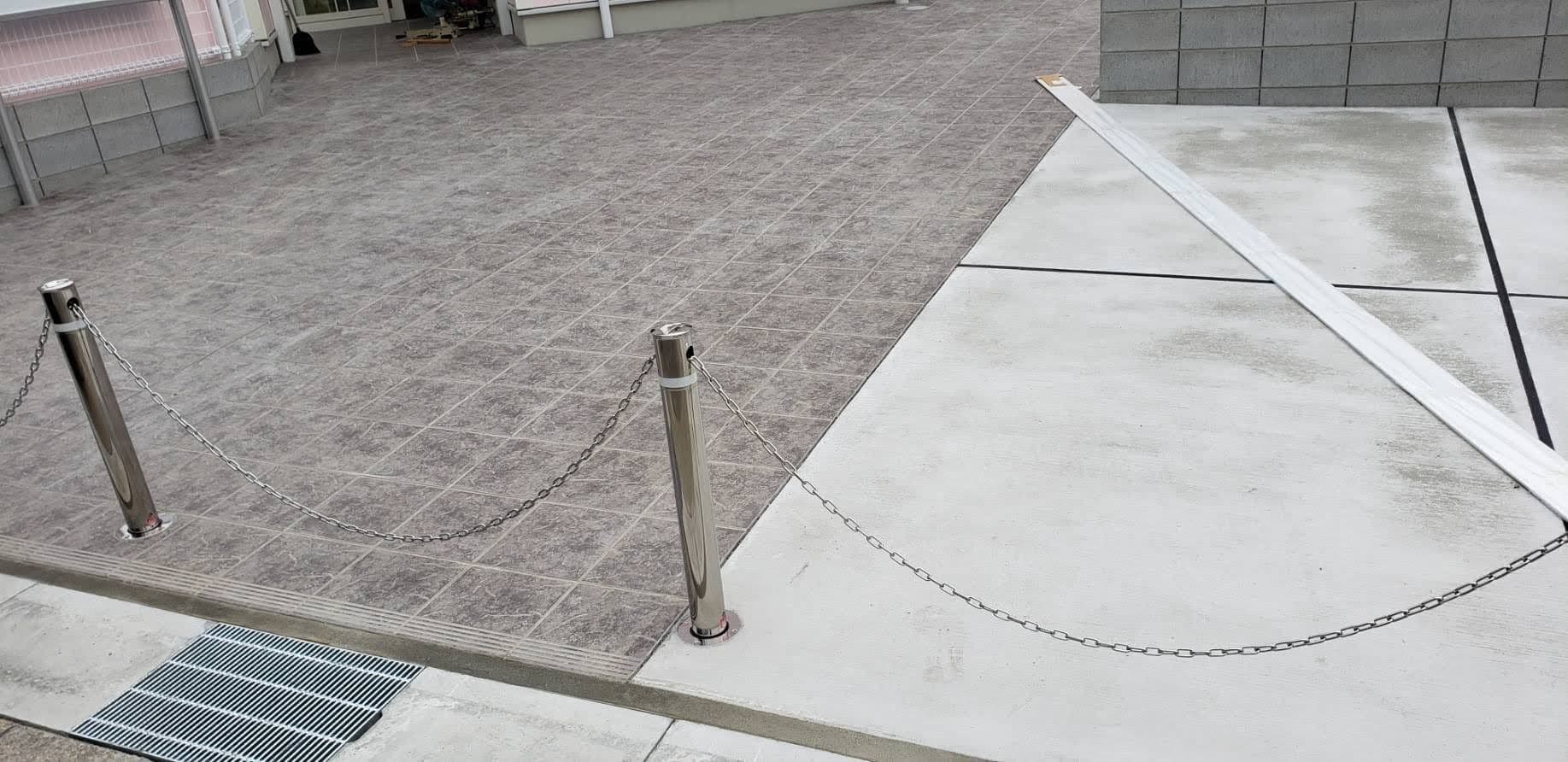 駐車場ポール設置 | 名古屋市天白区のエクステリア工事ならイズ美