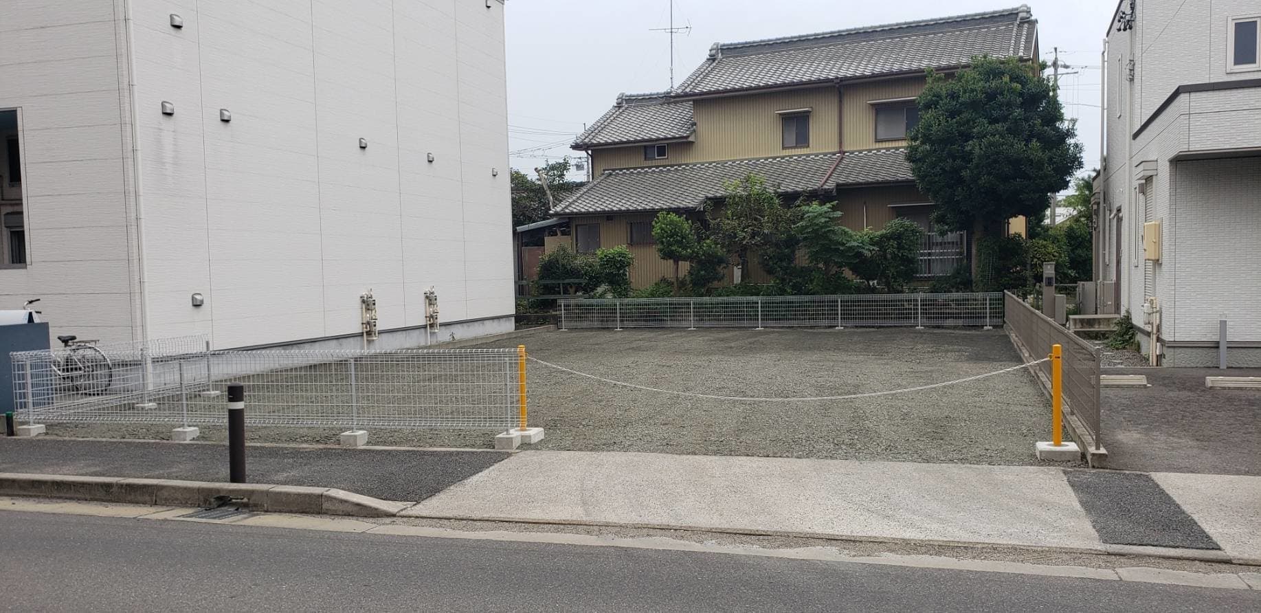 駐車場ポール新設 | 名古屋市天白区のエクステリア工事ならイズ美