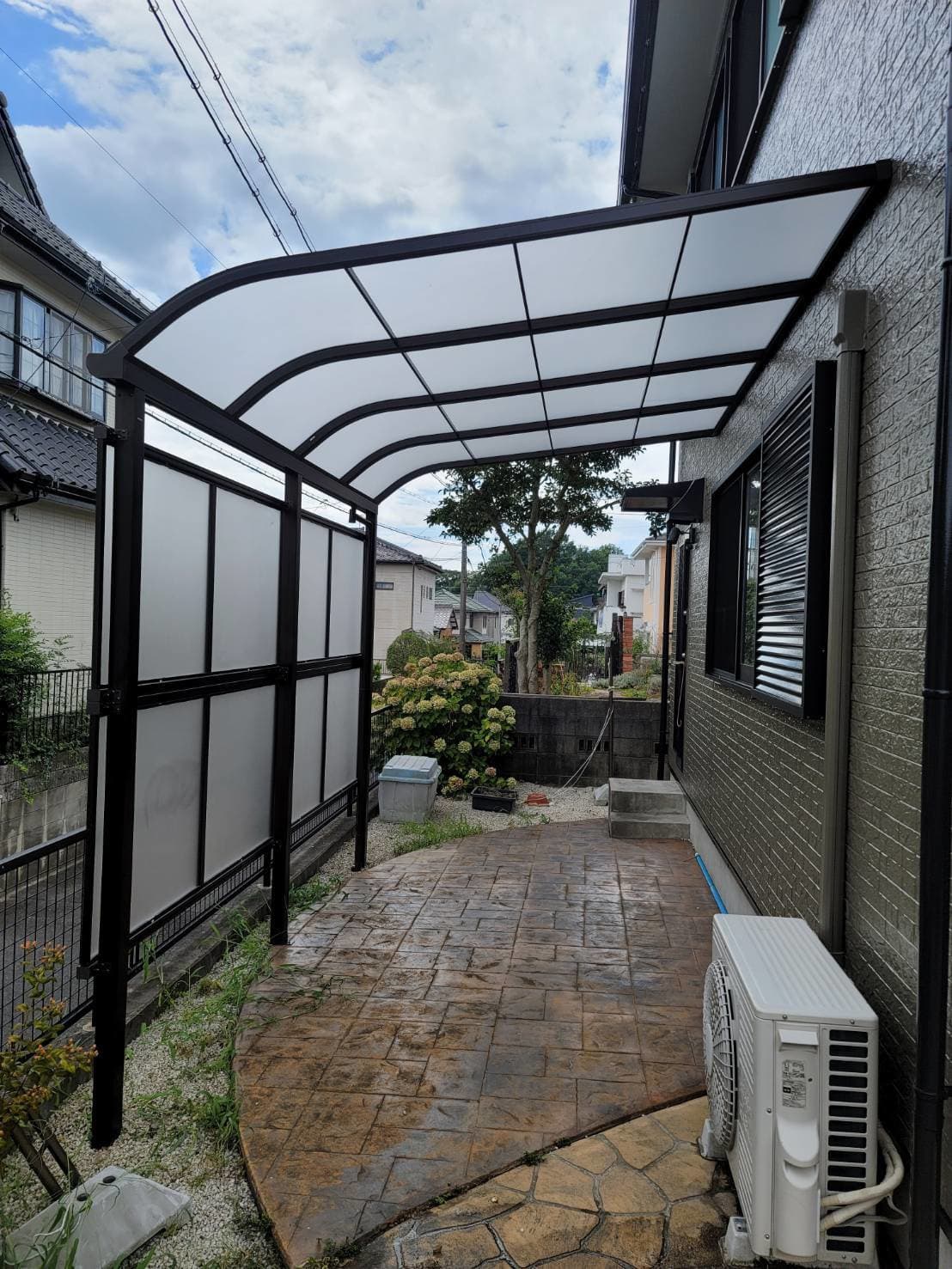 テラス設置工事 | 名古屋市天白区のエクステリア工事ならイズ美