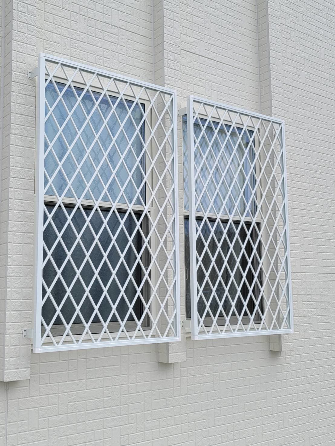 面格子設置 | 名古屋市天白区のエクステリア工事ならイズ美