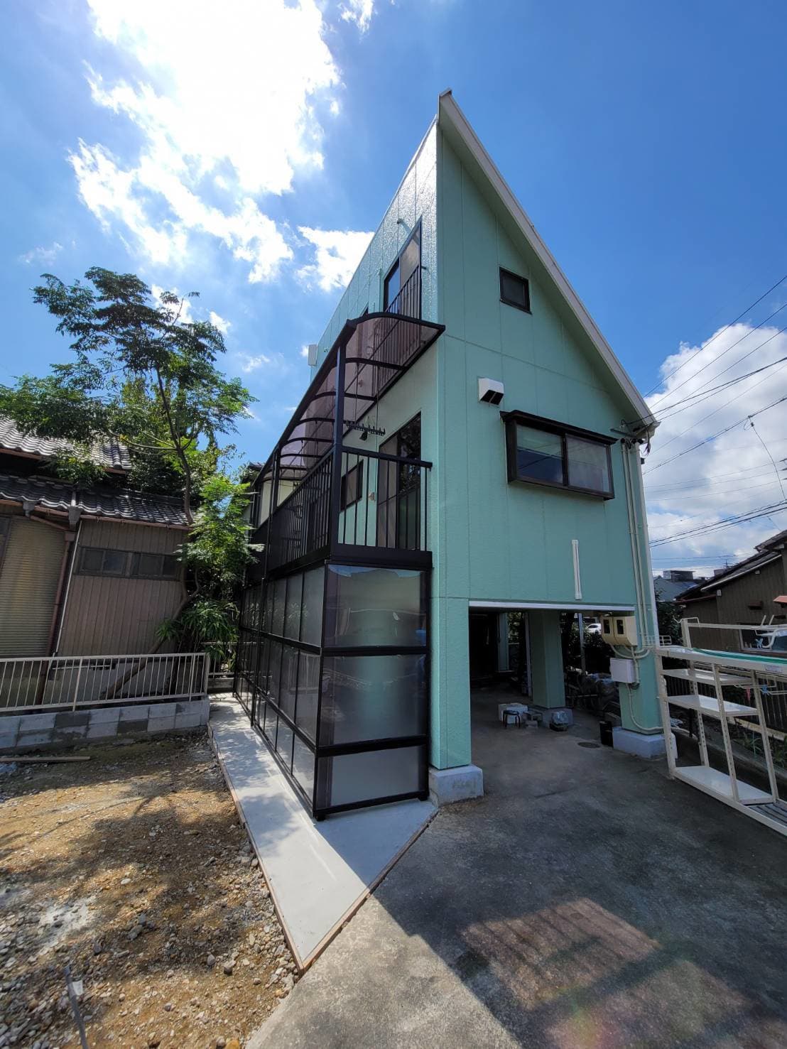 テラス設置工事 | 名古屋市天白区のエクステリア工事ならイズ美