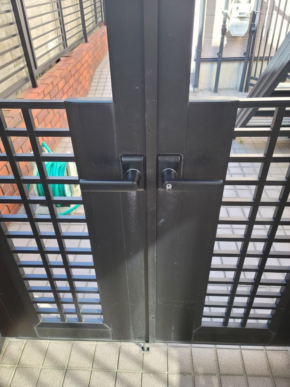 門扉手すり取替え | 名古屋市天白区のエクステリア工事ならイズ美