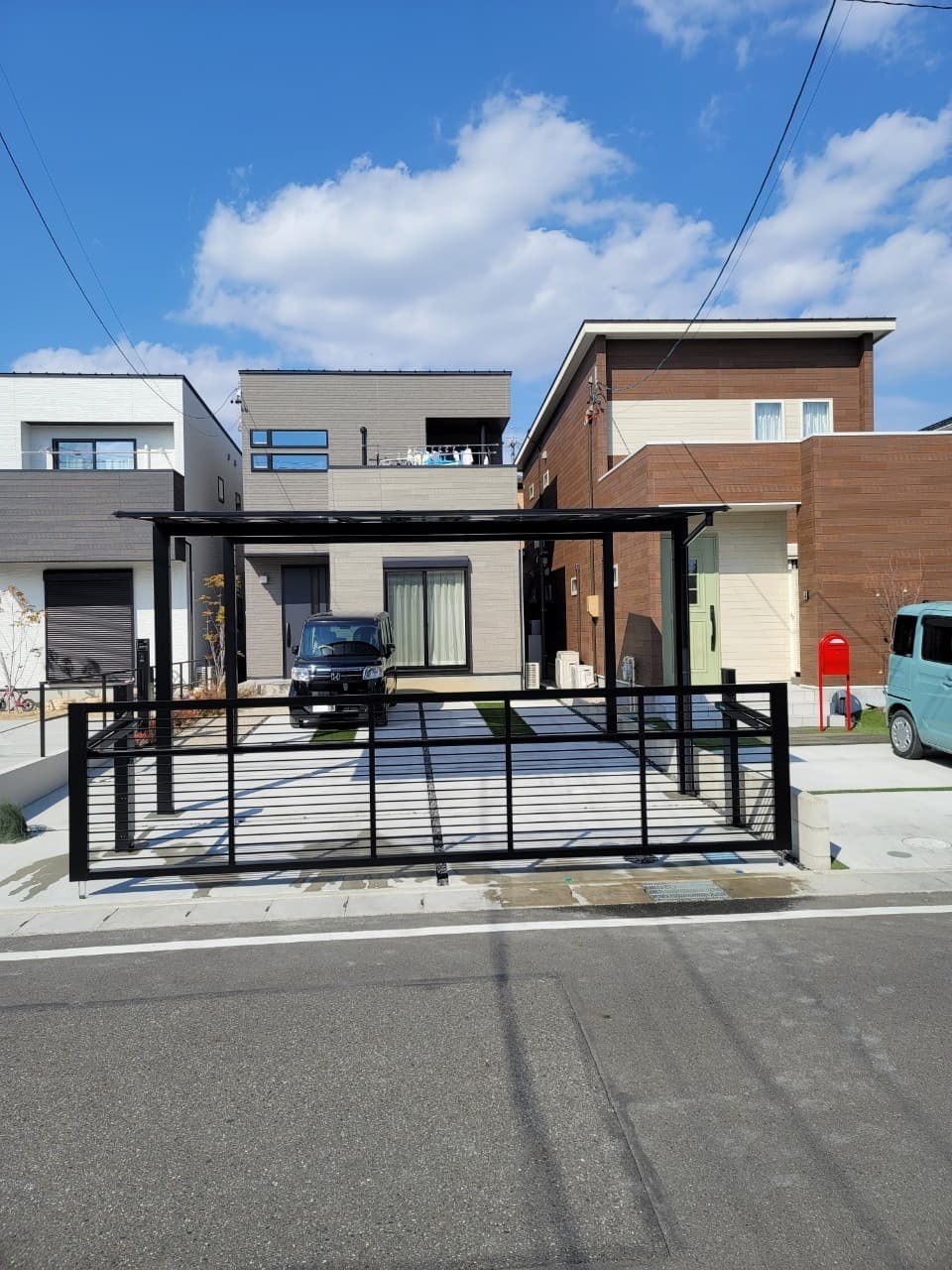 跳ね上げ門扉・カーポート設置 | 名古屋市天白区のエクステリア工事ならイズ美